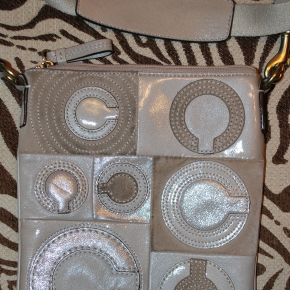 EUC Coach small crossbody purse. - Picture 4 of 5